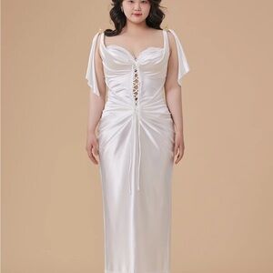 NWT Lacemade St Phoenix Dress in White, Curve